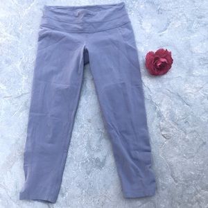 ATHLETA Odyssey Balance Capri XS Grey